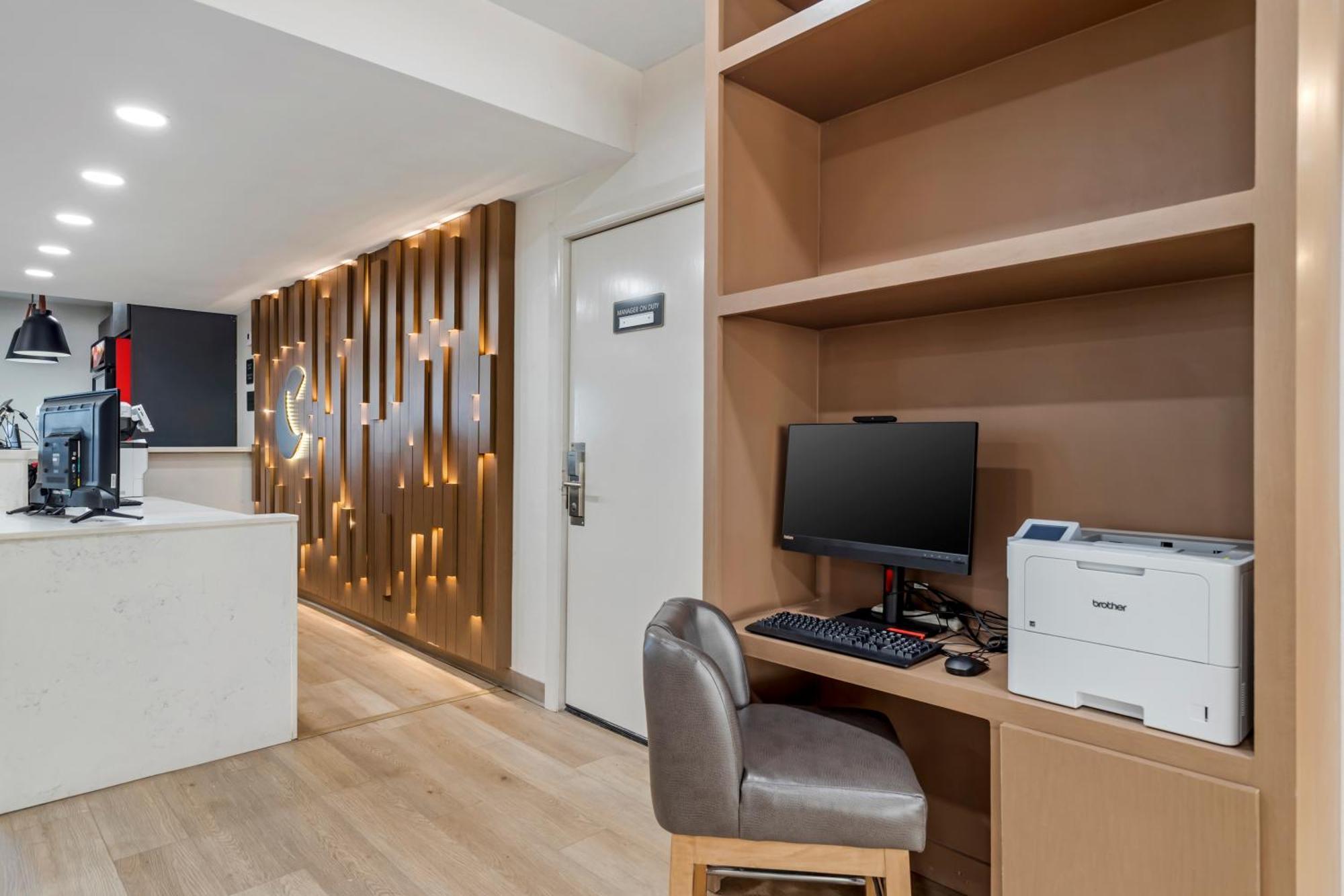 Comfort Suites Ларедо Екстер'єр фото